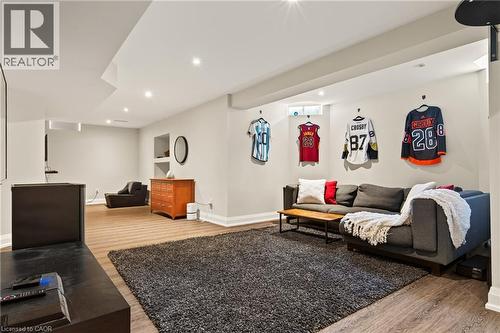 150 Davidson Boulevard, Dundas, ON - Indoor