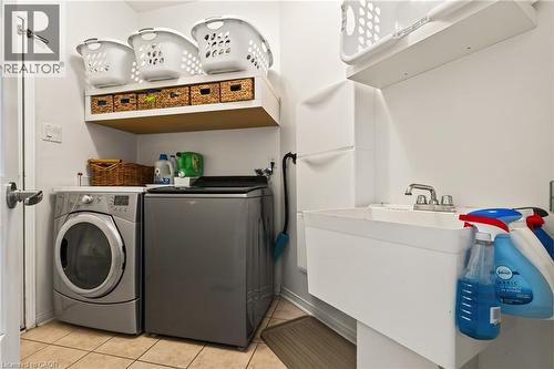 150 Davidson Boulevard, Dundas, ON - Indoor Photo Showing Laundry Room