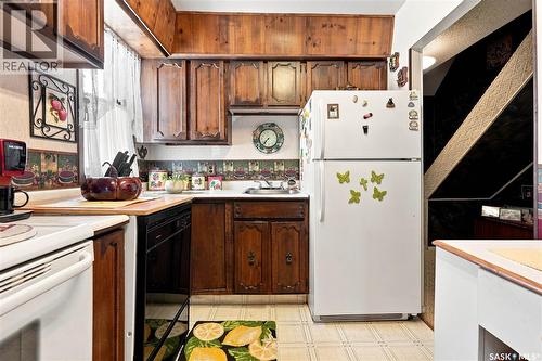 1229 Willow Avenue, Moose Jaw, SK - Indoor Photo Showing Kitchen