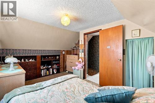 1229 Willow Avenue, Moose Jaw, SK - Indoor Photo Showing Bedroom