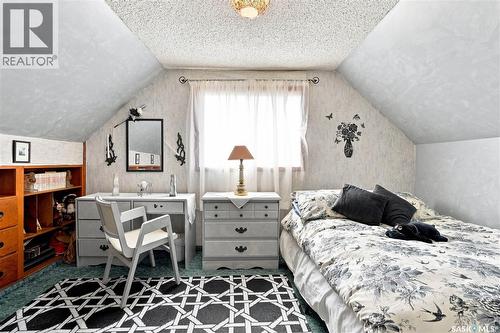 1229 Willow Avenue, Moose Jaw, SK - Indoor Photo Showing Bedroom