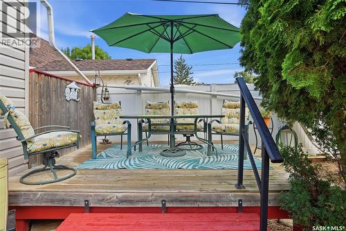 1229 Willow Avenue, Moose Jaw, SK - Outdoor