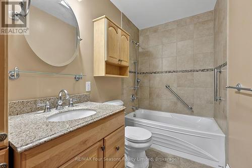 Guest bathroom - 2140 5Th Concession N, Clearview, ON - Indoor Photo Showing Bathroom