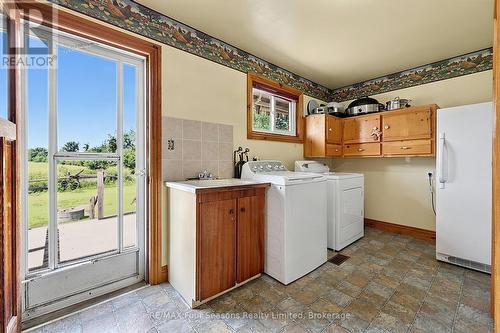 Main Floor laundry/mudroom - 2140 5Th Concession N, Clearview, ON - Indoor Photo Showing Laundry Room