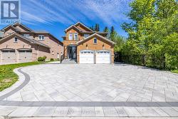 10 MEGARRY COURT  Richmond Hill, ON L4S 2S3