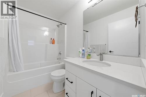 132 Rosewood Boulevard E, Saskatoon, SK - Indoor Photo Showing Bathroom