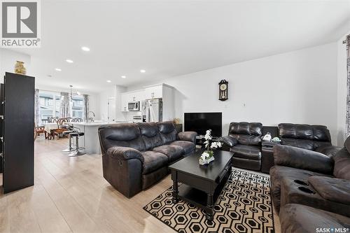 132 Rosewood Boulevard E, Saskatoon, SK - Indoor Photo Showing Living Room