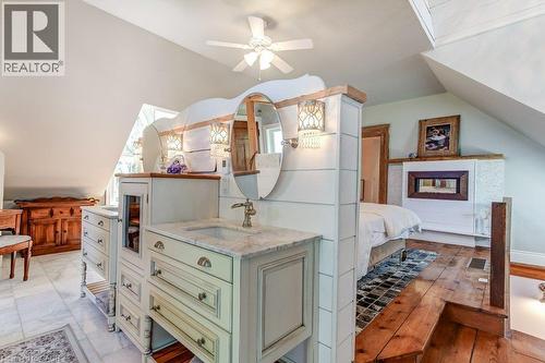 2108 Westbrook Road, Hamilton, ON - Indoor