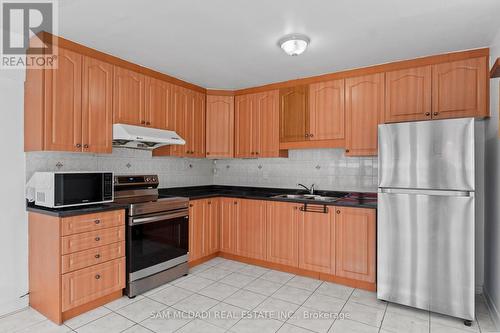 3 - 2922 ISLINGTON AVENUE , Toronto, Ontario M9L 2K4 5