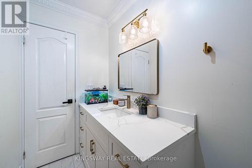 5969 Rayshaw Crescent E, Mississauga, ON - Indoor Photo Showing Bathroom