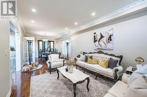 5969 Rayshaw Crescent E, Mississauga, ON - Indoor Photo Showing Living Room