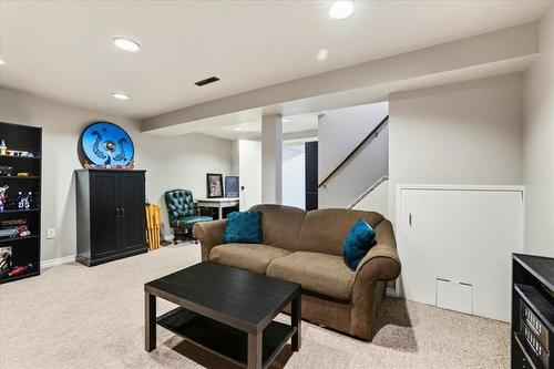 3472 Eldridge Avenue, Winnipeg, MB - Indoor Photo Showing Living Room