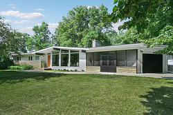 514 FIRST Street Steinbach, MB R5G 0K3