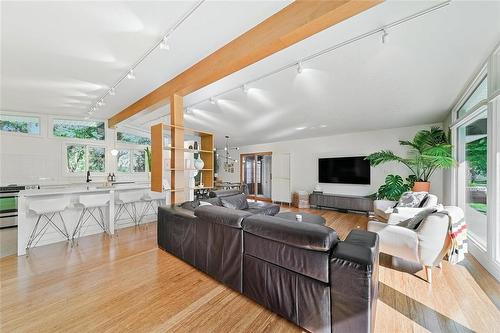 514 First Street, Steinbach, MB - Indoor Photo Showing Other Room