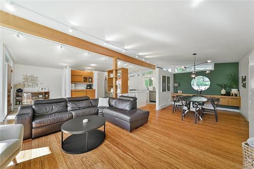 514 First Street, Steinbach, MB - Indoor Photo Showing Living Room