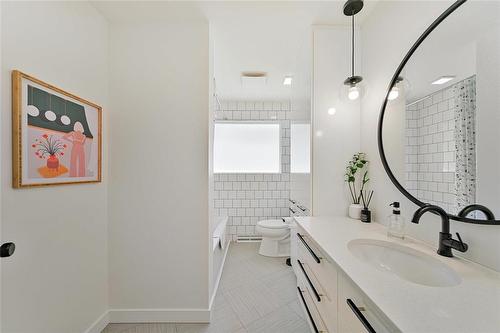 514 First Street, Steinbach, MB - Indoor Photo Showing Bathroom