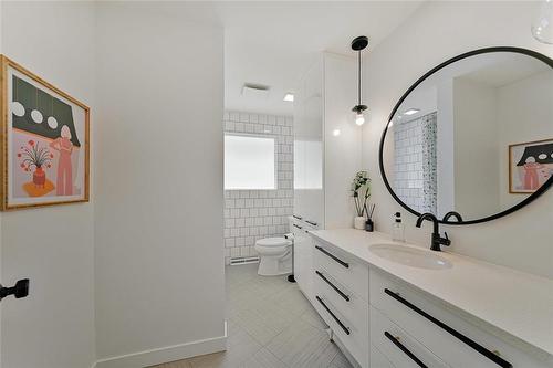 514 First Street, Steinbach, MB - Indoor Photo Showing Bathroom