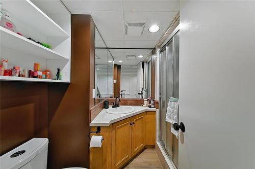 514 First Street, Steinbach, MB - Indoor Photo Showing Bathroom