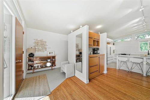 514 First Street, Steinbach, MB - Indoor Photo Showing Kitchen