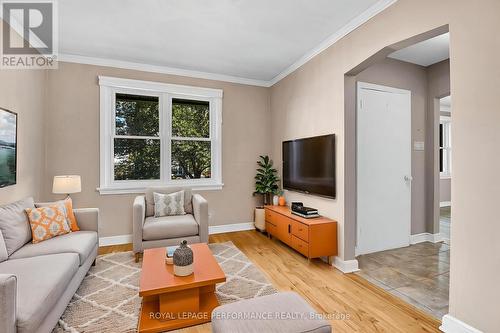 Virtually Staged - 166 Winther Avenue, Ottawa, ON - Indoor Photo Showing Living Room