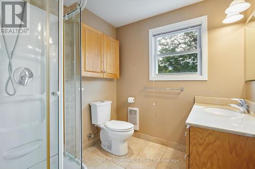 166 Winther Avenue, Ottawa, ON - Indoor Photo Showing Bathroom