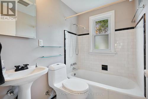 166 Winther Avenue, Ottawa, ON - Indoor Photo Showing Bathroom