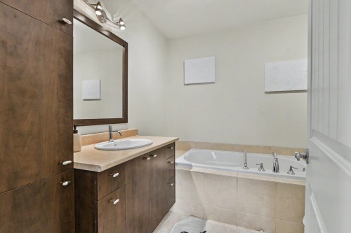 Salle de bains - 5-620 Rue Proulx, Mont-Tremblant, QC - Indoor Photo Showing Bathroom