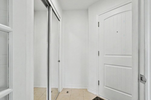Hall d'entrée/Vestibule - 5-620 Rue Proulx, Mont-Tremblant, QC - Indoor Photo Showing Other Room