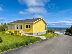 669 Ch. du Bassin  Les Îles-De-La-Madeleine, QC G4T 0C7