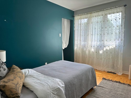 Chambre à coucher - 361 Rue Aumais, Sainte-Anne-De-Bellevue, QC - Indoor Photo Showing Bedroom