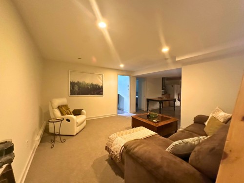 Salle familiale - 361 Rue Aumais, Sainte-Anne-De-Bellevue, QC - Indoor Photo Showing Other Room
