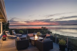 8585 Lochside Dr North Saanich, BC V8L 1M5