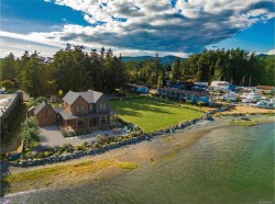 6107 Seabroom Rd Sooke, BC V9Z 0B8