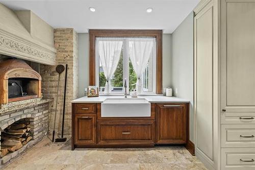 53 Harvard Ave, Winnipeg, MB - Indoor With Fireplace
