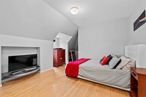 53 Harvard Ave, Winnipeg, MB - Indoor Photo Showing Bedroom