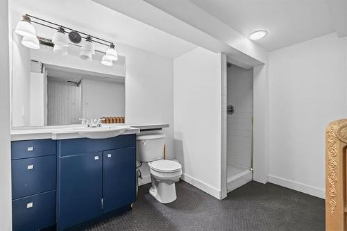 53 Harvard Ave, Winnipeg, MB - Indoor Photo Showing Bathroom