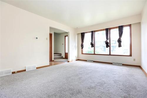 174 Wordsworth Way, Winnipeg, MB - Indoor Photo Showing Other Room