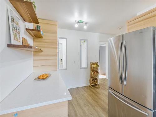 604 Beaverhill Blvd, Winnipeg, MB - Indoor