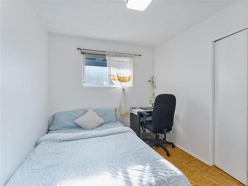 604 Beaverhill Blvd, Winnipeg, MB - Indoor Photo Showing Bedroom