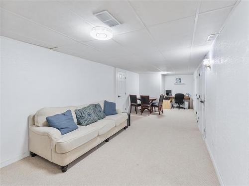 604 Beaverhill Blvd, Winnipeg, MB - Indoor
