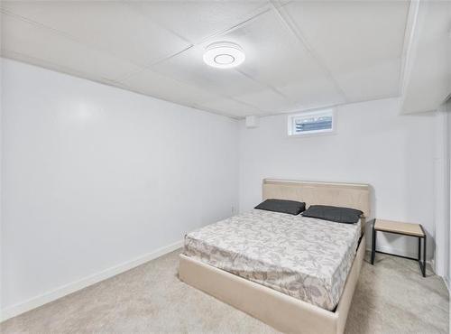 604 Beaverhill Blvd, Winnipeg, MB - Indoor Photo Showing Bedroom