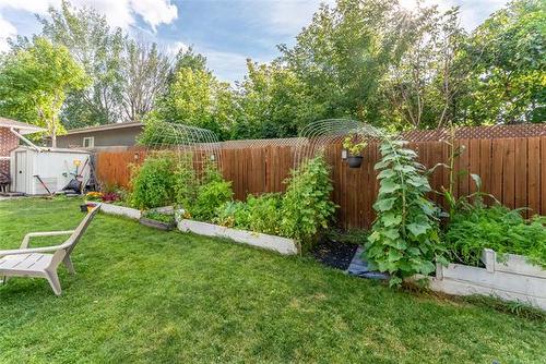 604 Beaverhill Blvd, Winnipeg, MB - Outdoor With Backyard