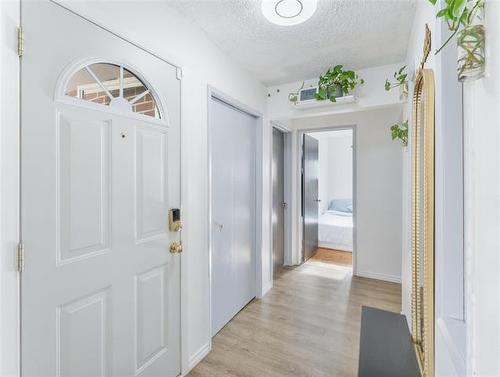 604 Beaverhill Blvd, Winnipeg, MB - Indoor Photo Showing Other Room