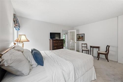 7-6645 Roblin Blvd, Winnipeg, MB - Indoor Photo Showing Bedroom