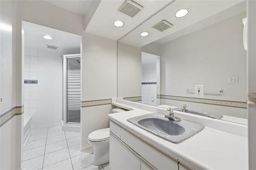7-6645 Roblin Blvd, Winnipeg, MB - Indoor Photo Showing Bathroom