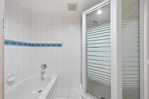 7-6645 Roblin Blvd, Winnipeg, MB - Indoor Photo Showing Bathroom