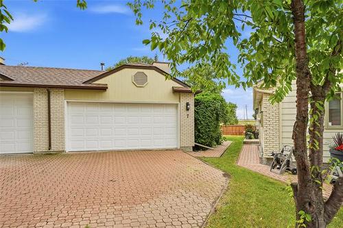 7-6645 Roblin Blvd, Winnipeg, MB - Outdoor