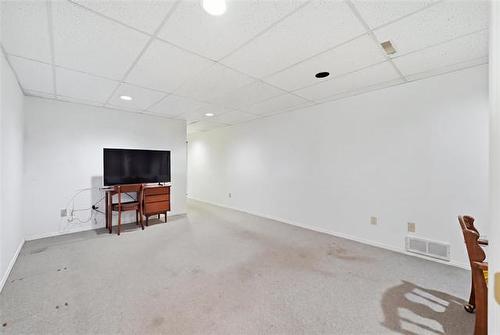 7-6645 Roblin Blvd, Winnipeg, MB - Indoor