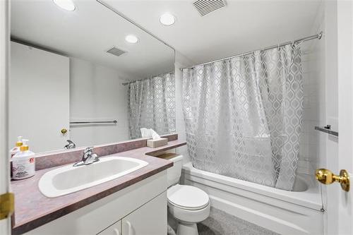 7-6645 Roblin Blvd, Winnipeg, MB - Indoor Photo Showing Bathroom