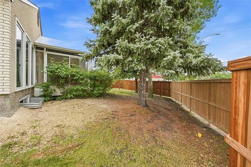7-6645 Roblin Blvd, Winnipeg, MB - Outdoor